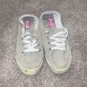 Tan Sneaker-like shoes.